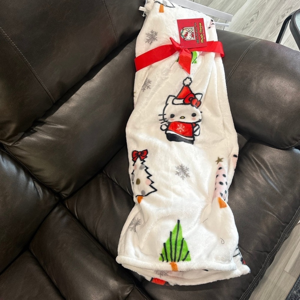 Hello Kitty Christmas blanket